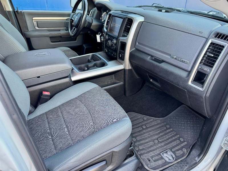 Ram 1500 Big Horn 3.0 V6 TDSL 4WD Vehicle Full-screen Gallery Image 19