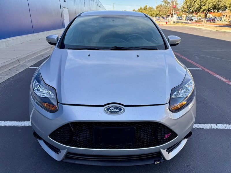 Ford Focus ST Vehicle Image 07