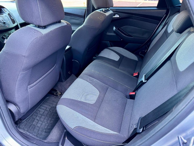 Ford Focus ST Vehicle Image 17