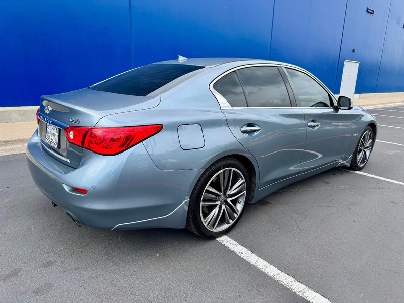 INFINITI Q50 Hybrid Premium AWD Vehicle Full-screen Gallery Image 15