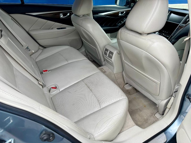 INFINITI Q50 Hybrid Premium AWD Vehicle Full-screen Gallery Image 18