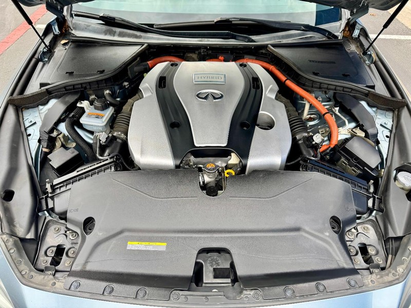 INFINITI Q50 Hybrid Premium AWD Vehicle Full-screen Gallery Image 21