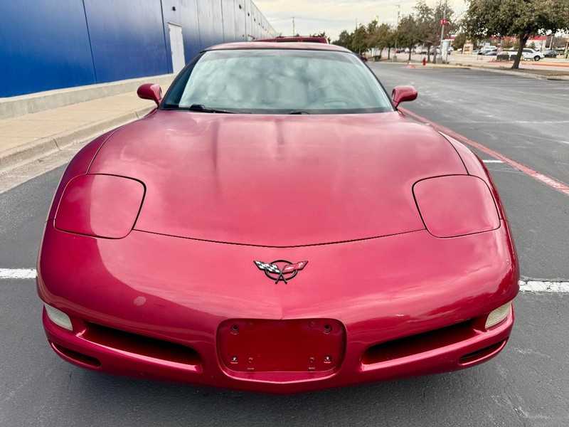Chevrolet Corvette Vehicle Full-screen Gallery Image 07