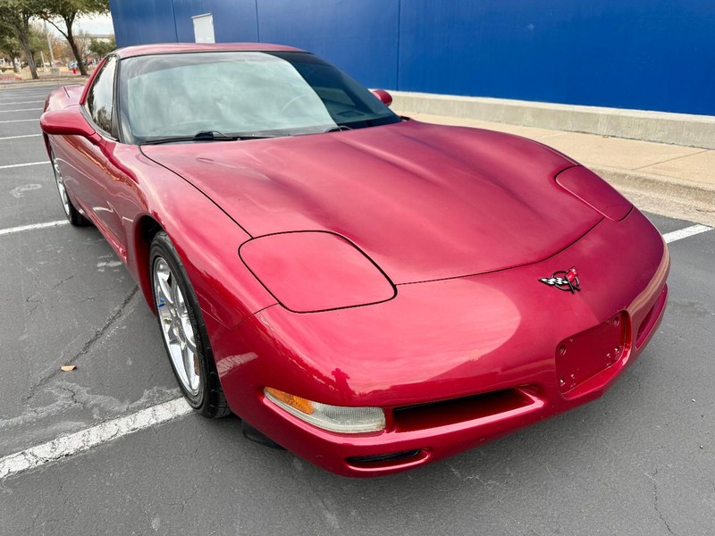 Chevrolet Corvette Vehicle Full-screen Gallery Image 13