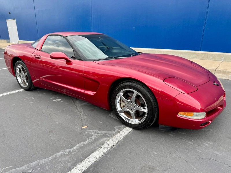 Chevrolet Corvette Vehicle Full-screen Gallery Image 14
