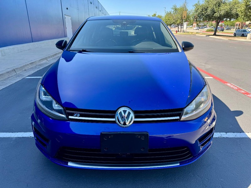 Volkswagen Golf R with DCC and Navigation Vehicle Full-screen Gallery Image 07