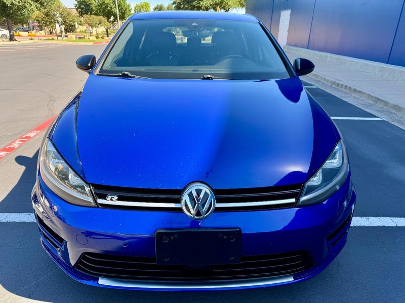 Volkswagen Golf R with DCC and Navigation Vehicle Full-screen Gallery Image 12