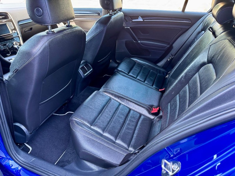 Volkswagen Golf R with DCC and Navigation Vehicle Full-screen Gallery Image 17