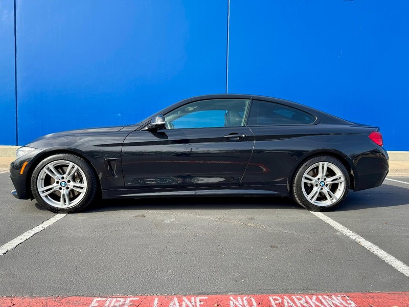BMW 435i M Sport Vehicle Full-screen Gallery Image 01