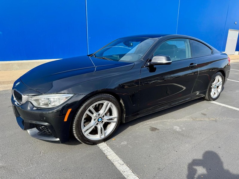 BMW 435i M Sport Vehicle Full-screen Gallery Image 08