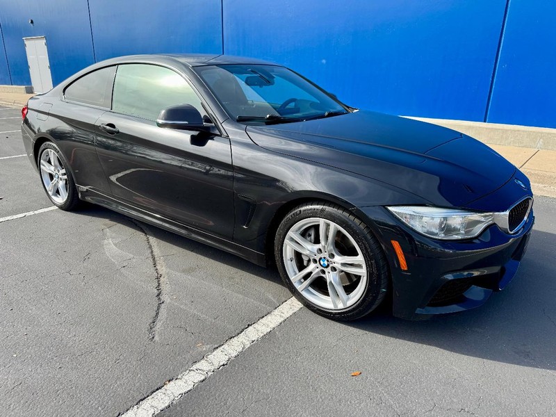 BMW 435i M Sport Vehicle Full-screen Gallery Image 14