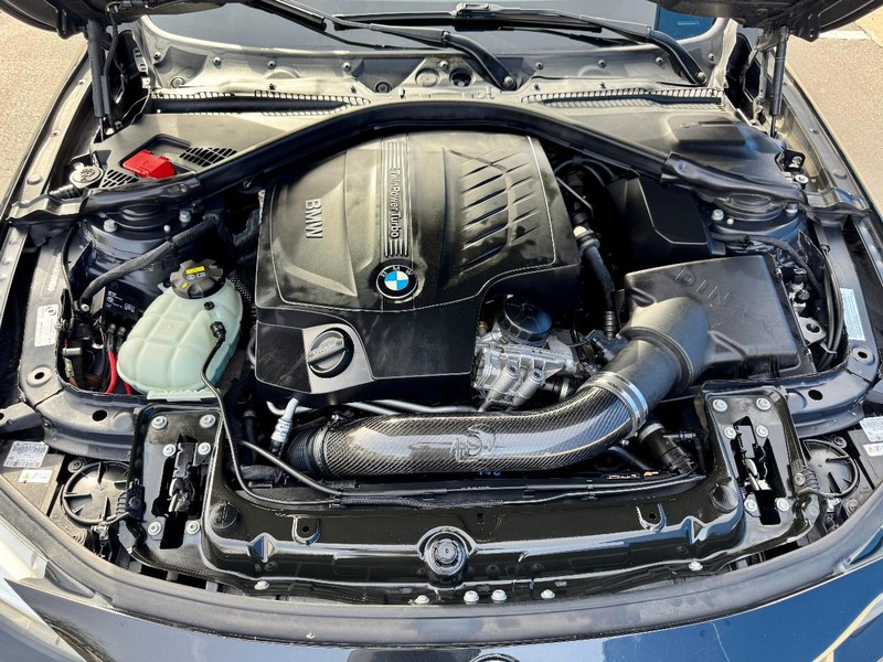 BMW 435i M Sport Vehicle Full-screen Gallery Image 20