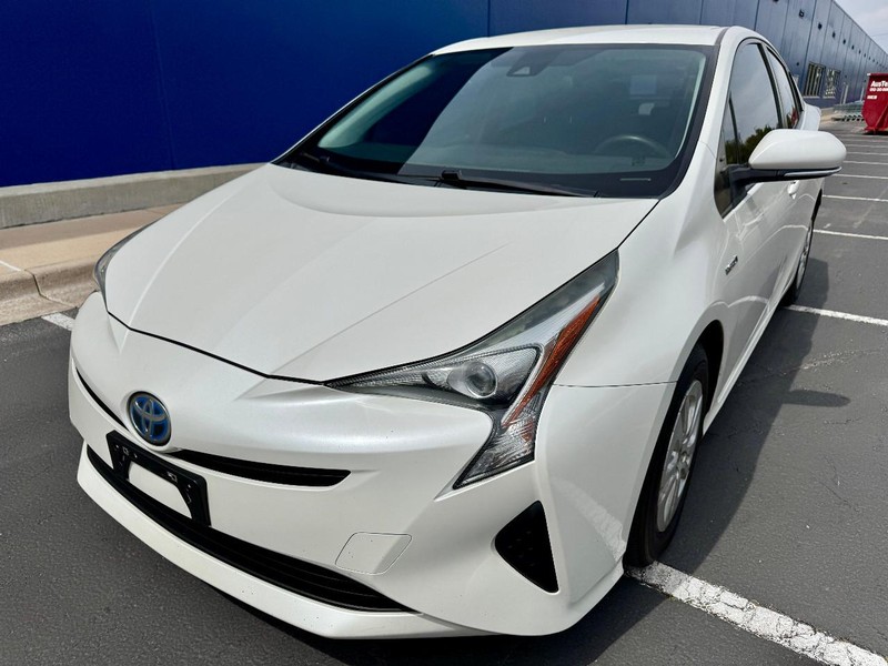 Toyota Prius One Vehicle Full-screen Gallery Image 02