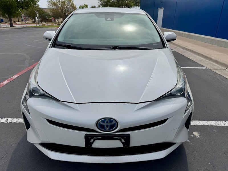 Toyota Prius One Vehicle Full-screen Gallery Image 12