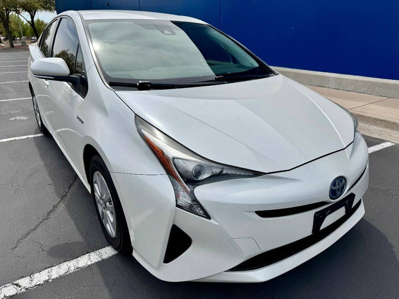 Toyota Prius One Vehicle Full-screen Gallery Image 13