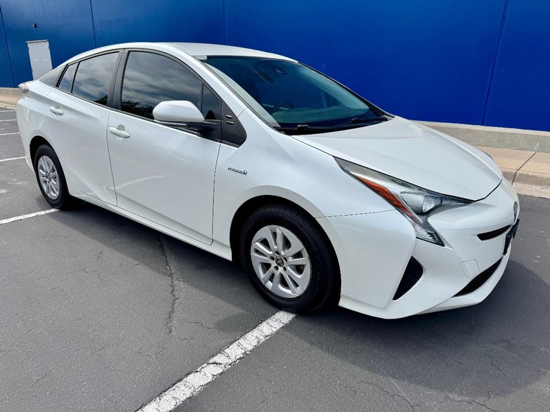 Toyota Prius One Vehicle Full-screen Gallery Image 14