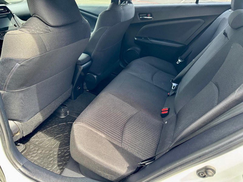 Toyota Prius One Vehicle Full-screen Gallery Image 17