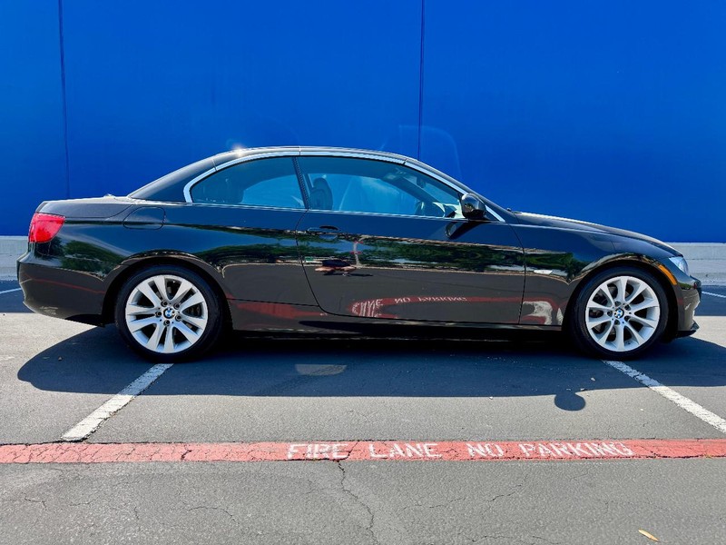 BMW 328i Vehicle Image 03