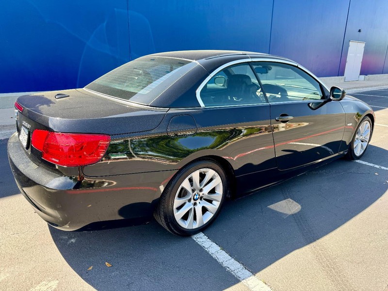 BMW 328i Vehicle Image 15