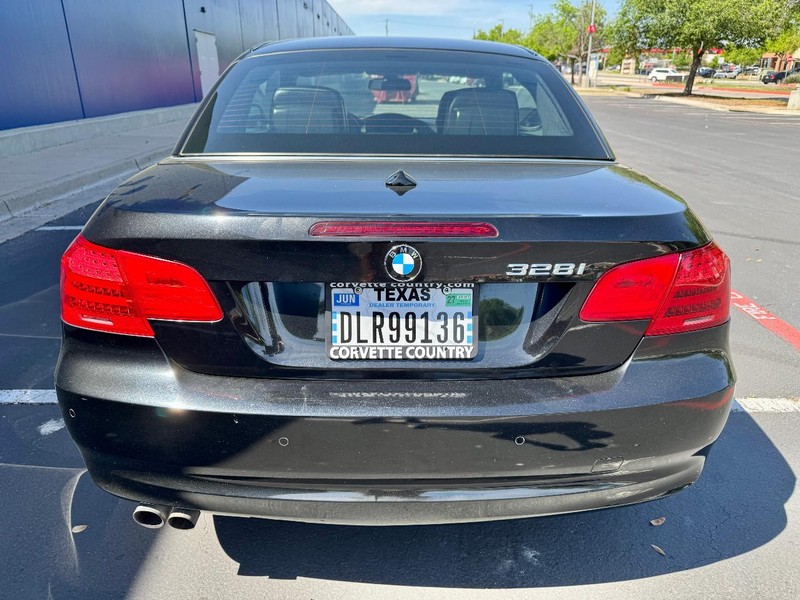 BMW 328i Vehicle Image 16