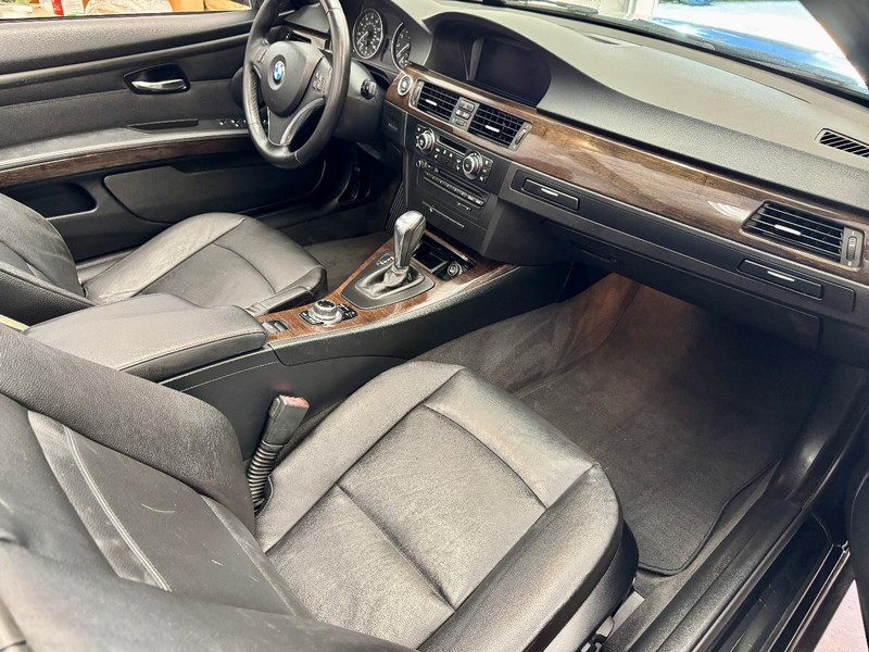 BMW 328i Vehicle Image 19