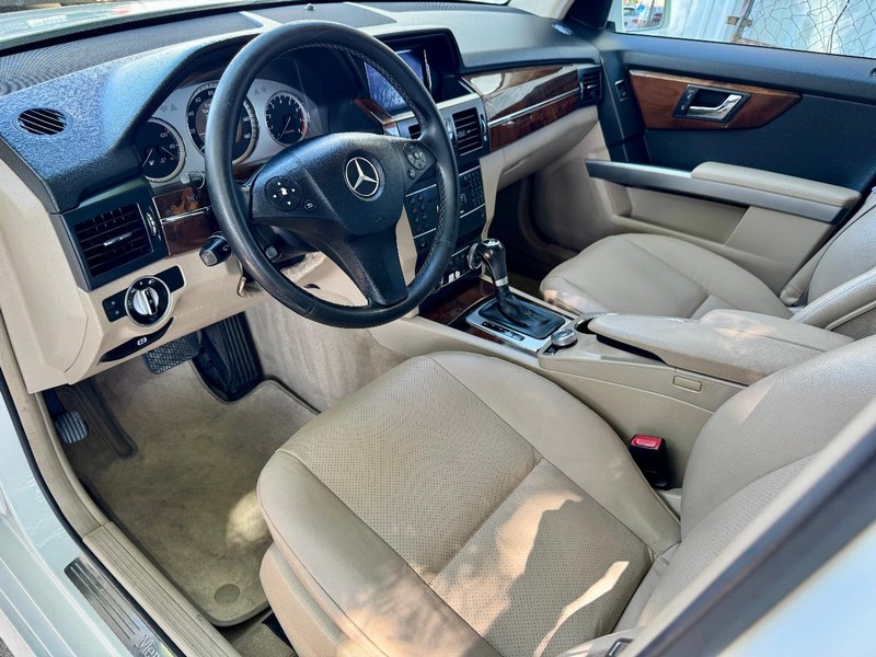 Mercedes-Benz GLK350 RWD Vehicle Image 05