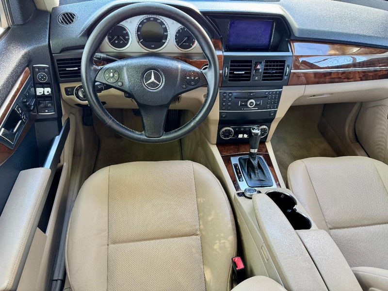 Mercedes-Benz GLK350 RWD Vehicle Image 06