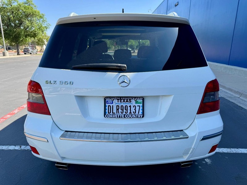Mercedes-Benz GLK350 RWD Vehicle Image 11