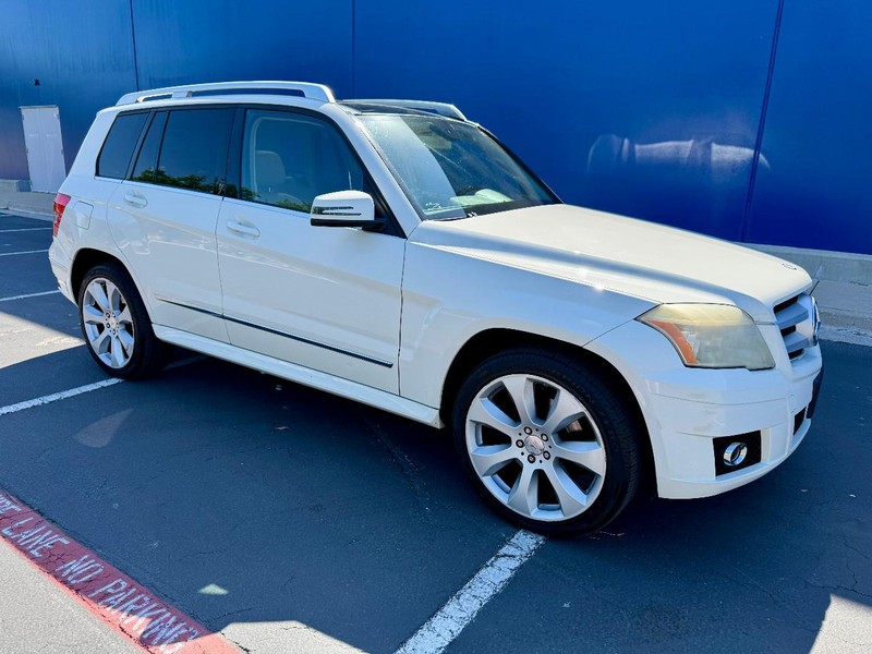 Mercedes-Benz GLK350 RWD Vehicle Image 14