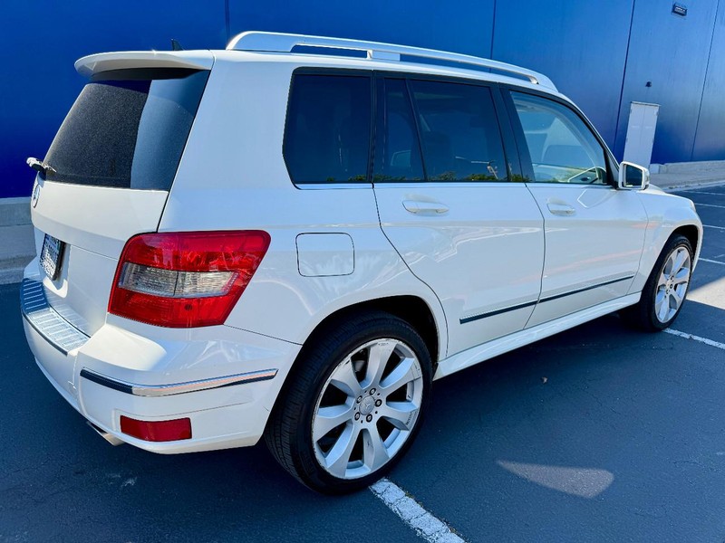Mercedes-Benz GLK350 RWD Vehicle Image 15