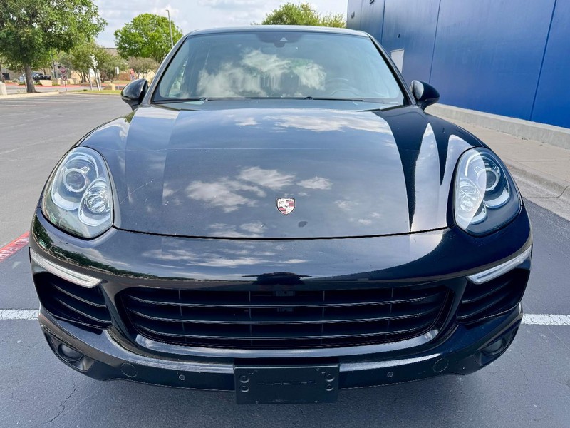 Porsche Cayenne S AWD Vehicle Image 12
