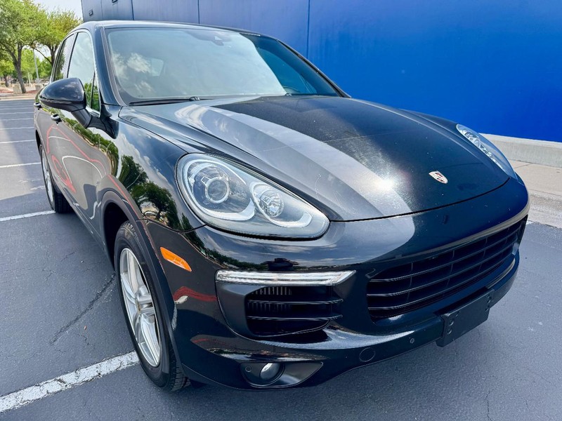 Porsche Cayenne S AWD Vehicle Image 13