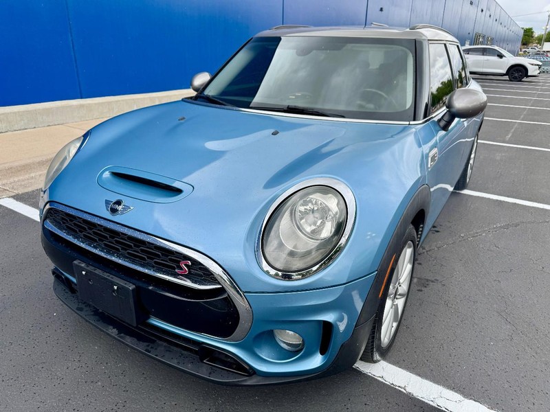 MINI Cooper Clubman S Vehicle Image 02