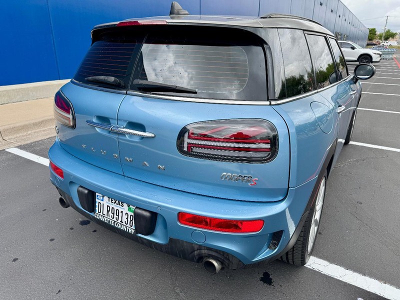 MINI Cooper Clubman S Vehicle Image 04