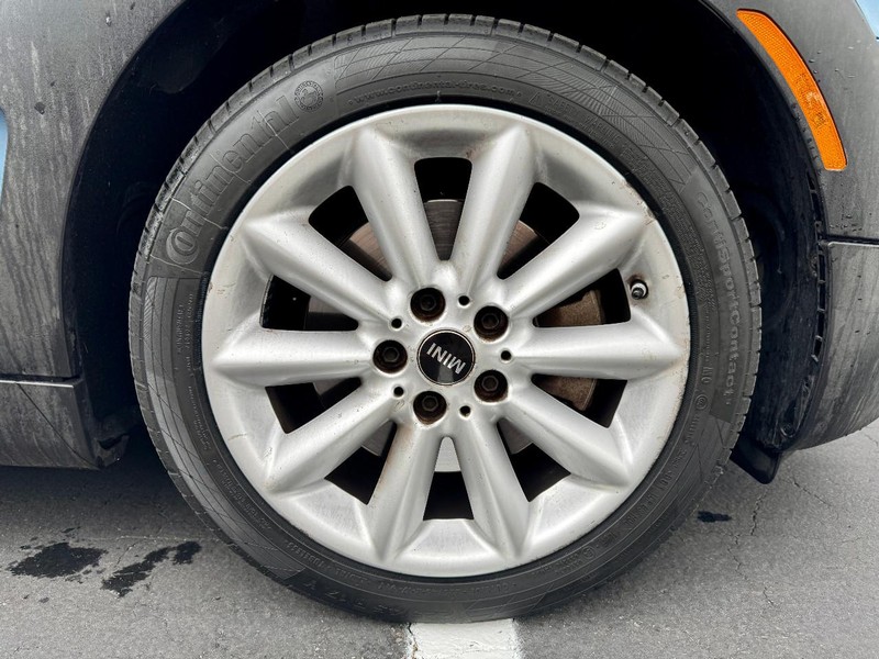 MINI Cooper Clubman S Vehicle Image 17