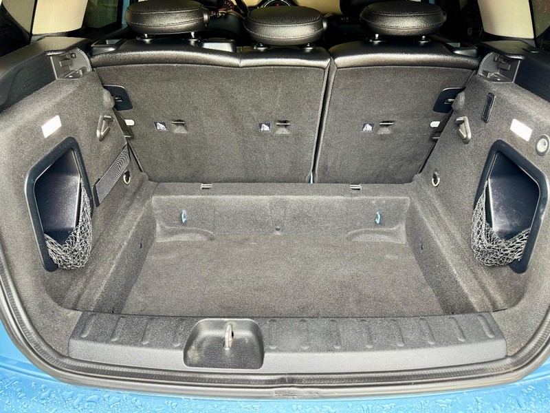 MINI Cooper Clubman S Vehicle Image 19