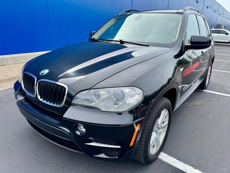 BMW X5 xDrive35i AWD Vehicle Full-screen Gallery Image 02