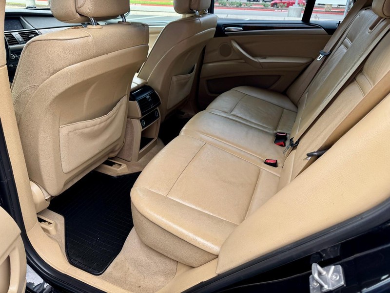 BMW X5 xDrive35i AWD Vehicle Full-screen Gallery Image 17