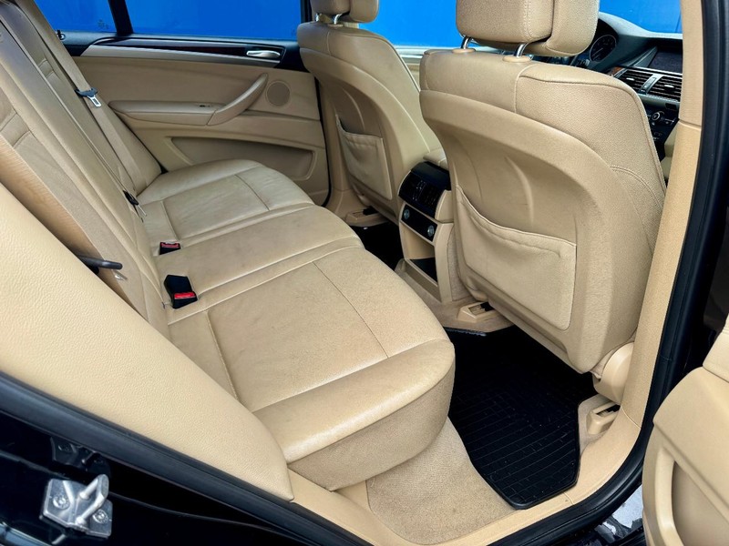 BMW X5 xDrive35i AWD Vehicle Full-screen Gallery Image 18