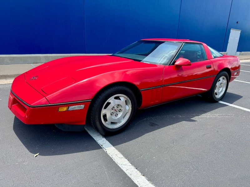 Chevrolet Corvette Vehicle Full-screen Gallery Image 08