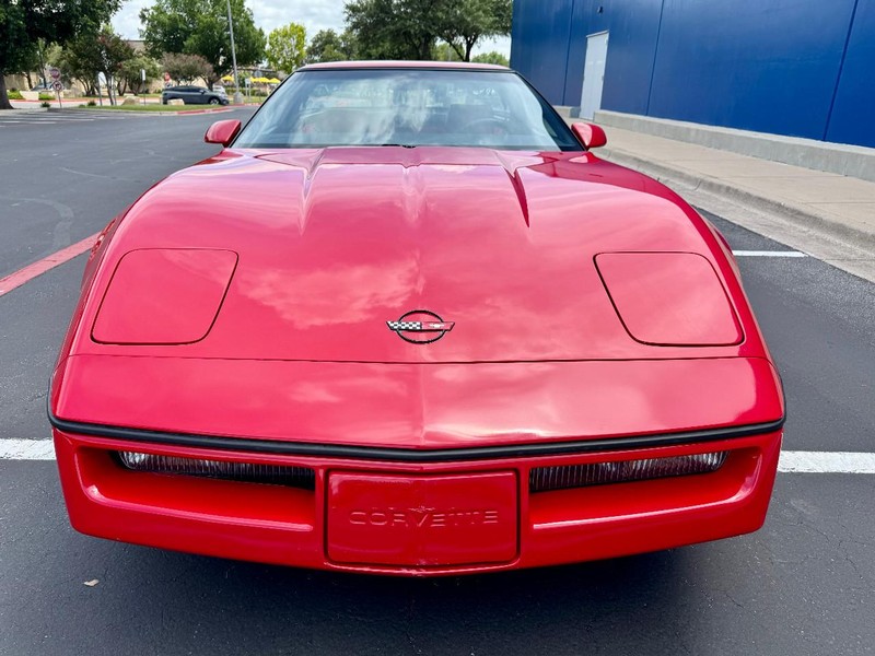 Chevrolet Corvette Vehicle Full-screen Gallery Image 12