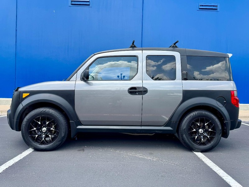 Honda Element EX 4WD 5-speed Vehicle Full-screen Gallery Image 01