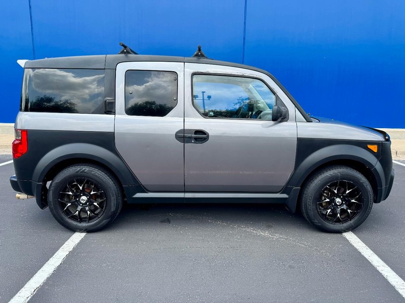 Honda Element EX 4WD 5-speed Vehicle Full-screen Gallery Image 03