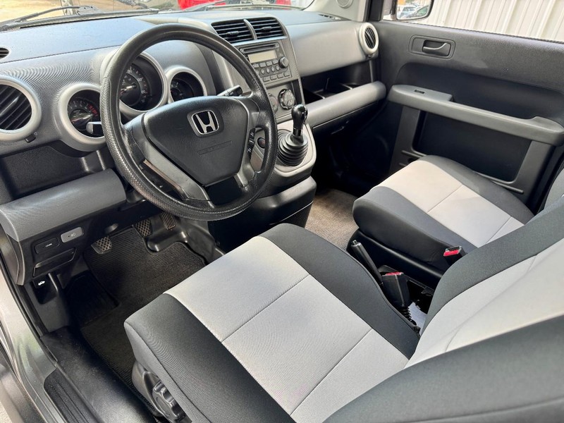 Honda Element EX 4WD 5-speed Vehicle Full-screen Gallery Image 05