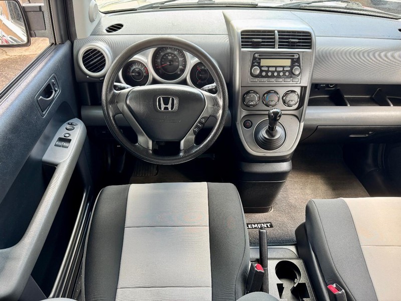 Honda Element EX 4WD 5-speed Vehicle Full-screen Gallery Image 06