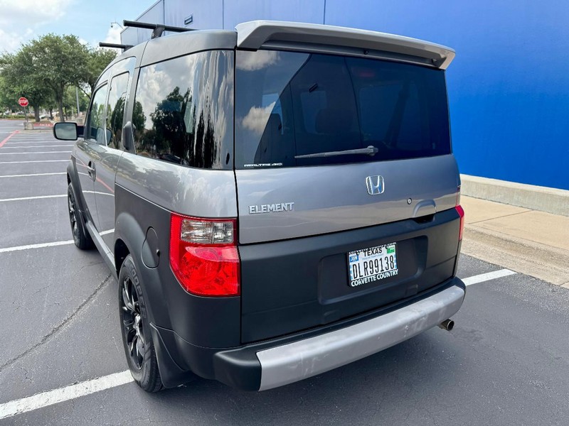 Honda Element EX 4WD 5-speed Vehicle Full-screen Gallery Image 10