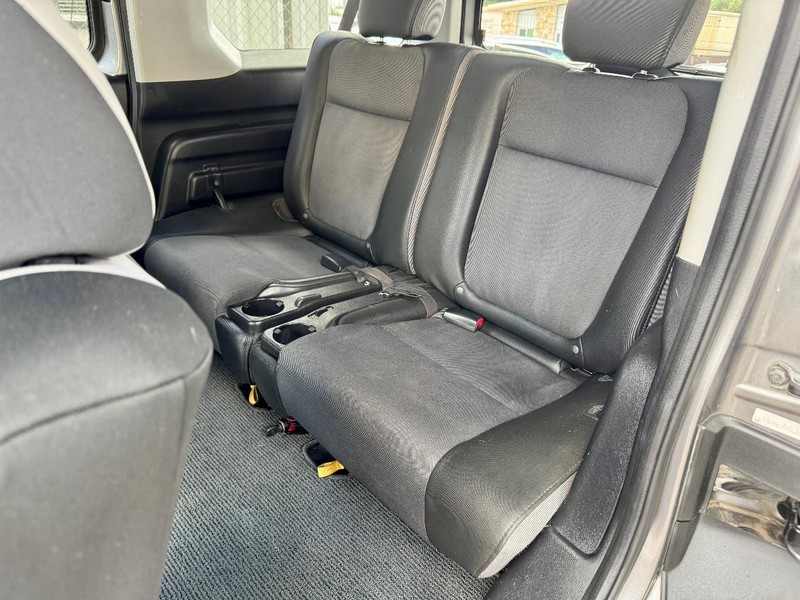 Honda Element EX 4WD 5-speed Vehicle Full-screen Gallery Image 17