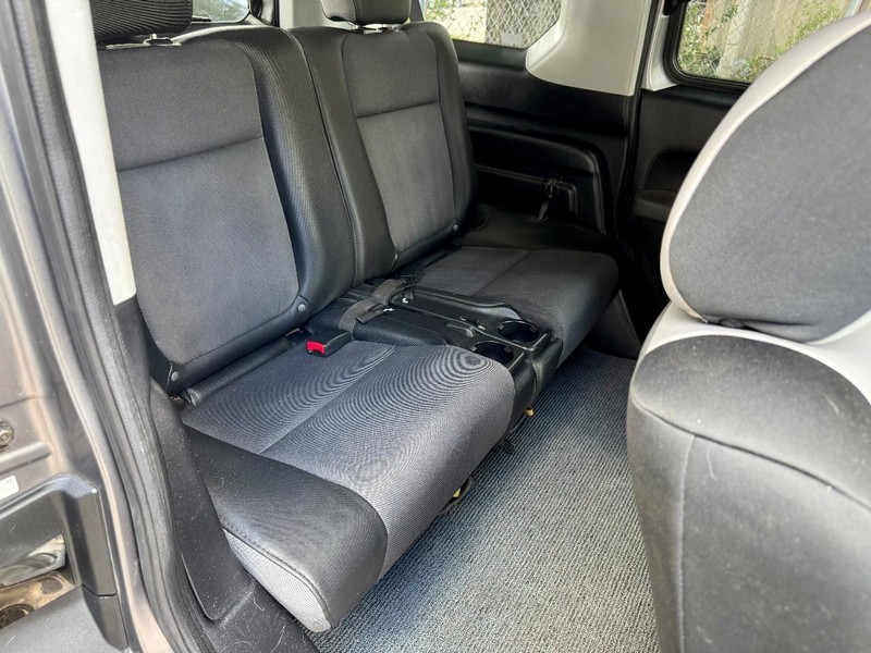 Honda Element EX 4WD 5-speed Vehicle Full-screen Gallery Image 18