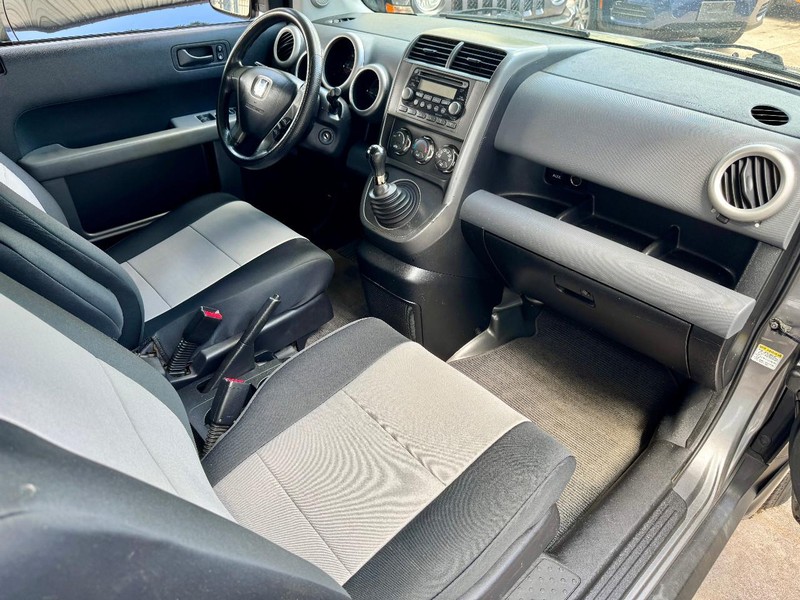 Honda Element EX 4WD 5-speed Vehicle Full-screen Gallery Image 19