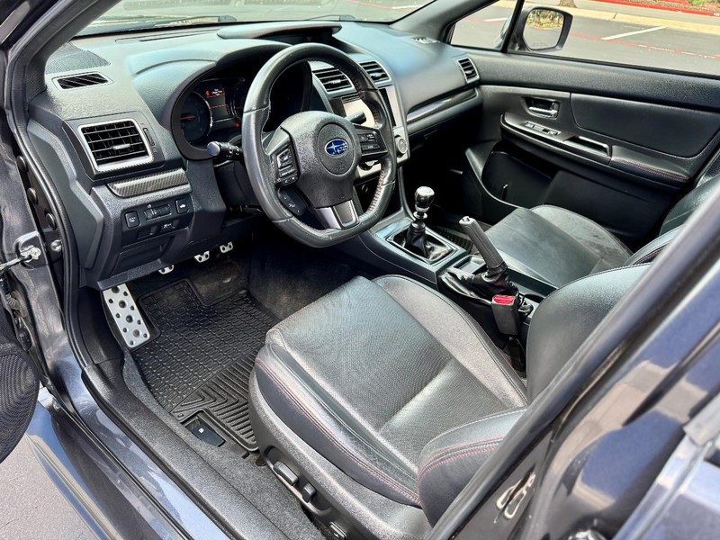 Subaru WRX Limited Vehicle Full-screen Gallery Image 05